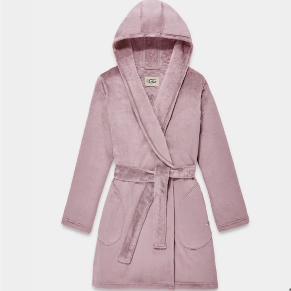 NWT UGG Plush long sleeve robe with belt in Dusk which is a light pink color - Picture 2 of 13